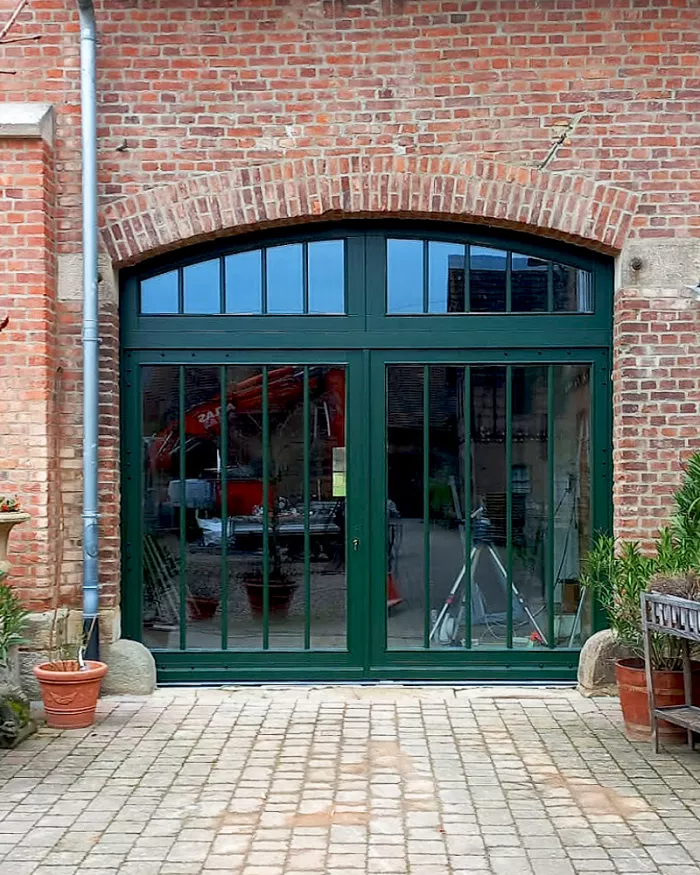 Zielone bramy drewniane