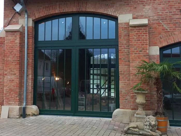 Zielona brama drewniana