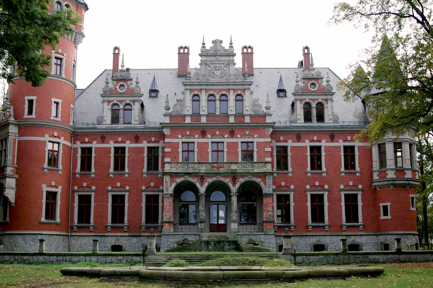 Stolarka drewniana - Zamek we Wrocławiu