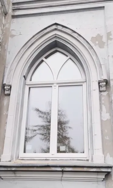 Okna drewniane do obiektów zabytkowych